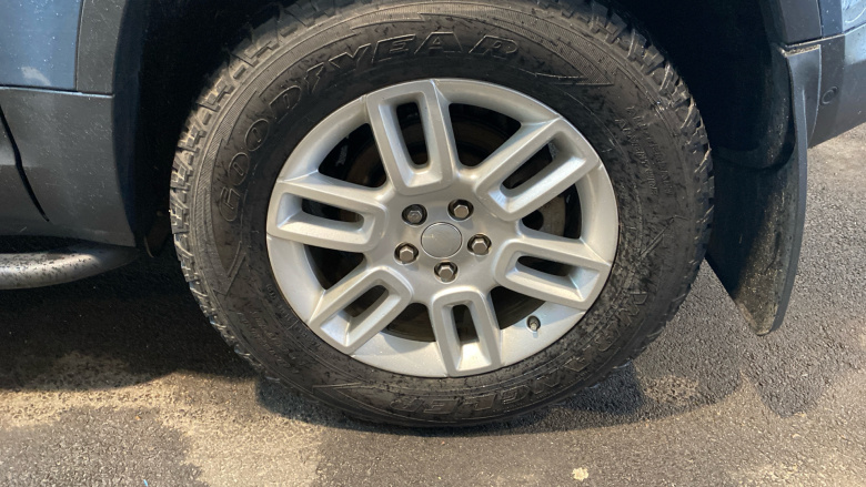 Land Rover Defender 3.0 D200 S 90 3dr Auto Diesel Estate